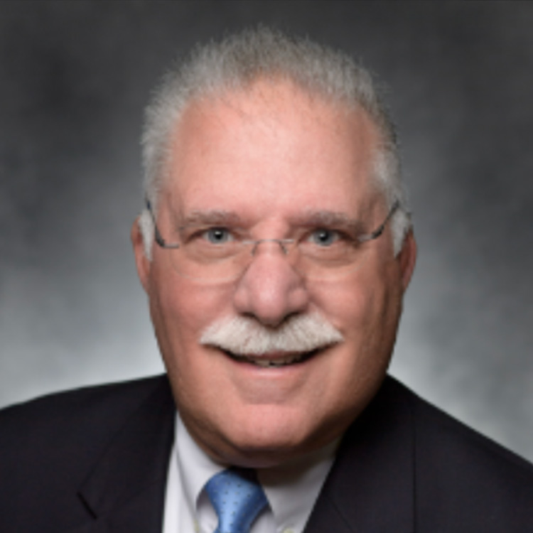 デニス・サビアーノ教授